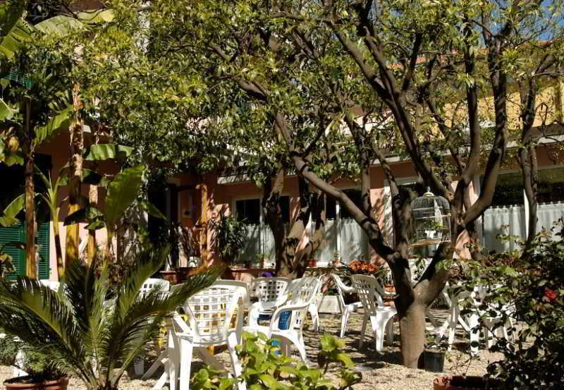 Hotel Baia Blu Alassio Exterior photo