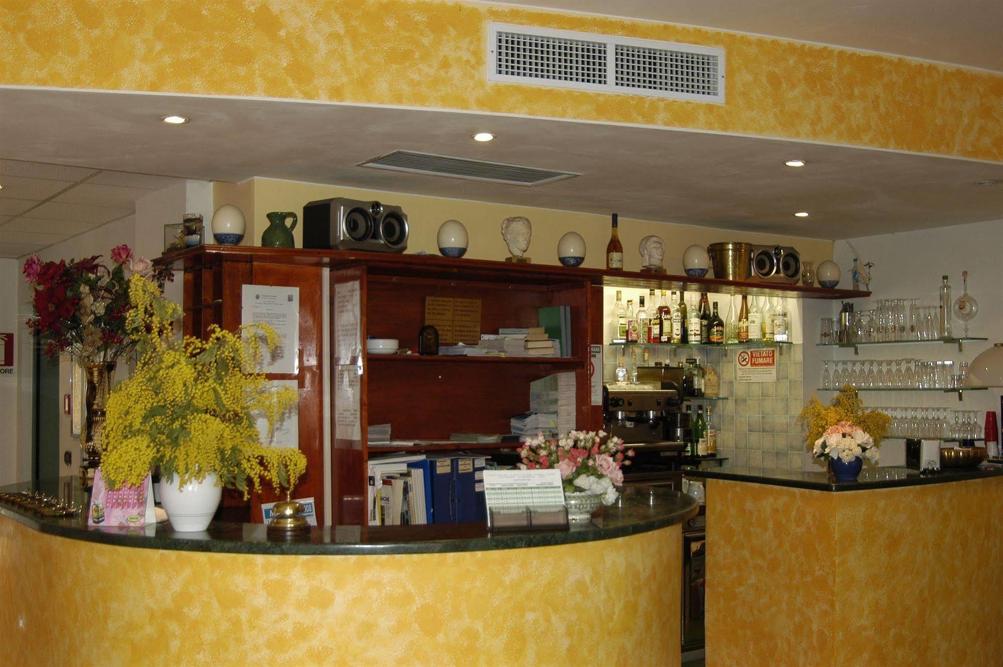 Hotel Baia Blu Alassio Exterior photo