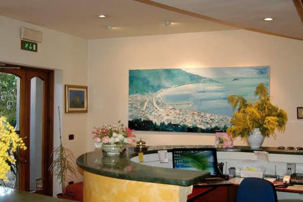 Hotel Baia Blu Alassio Exterior photo